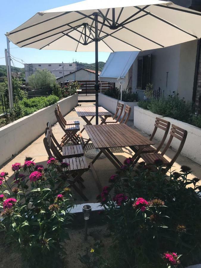 Sara'S Villa Shkodër Екстериор снимка