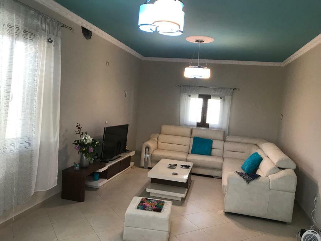 Sara'S Villa Shkodër Екстериор снимка